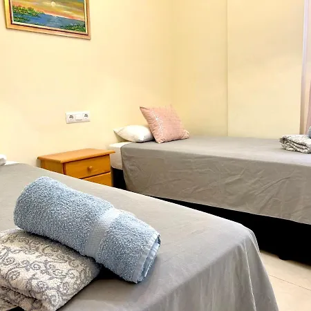 Spacious, Comfortable And Close To The Apartamento *