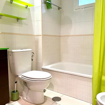 Spacious, Comfortable And Close To The Apartamento *