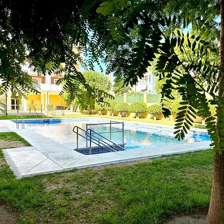 Spacious, Comfortable And Close To The Torre Del Mar