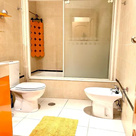 Spacious, Comfortable And Close To The Appartement